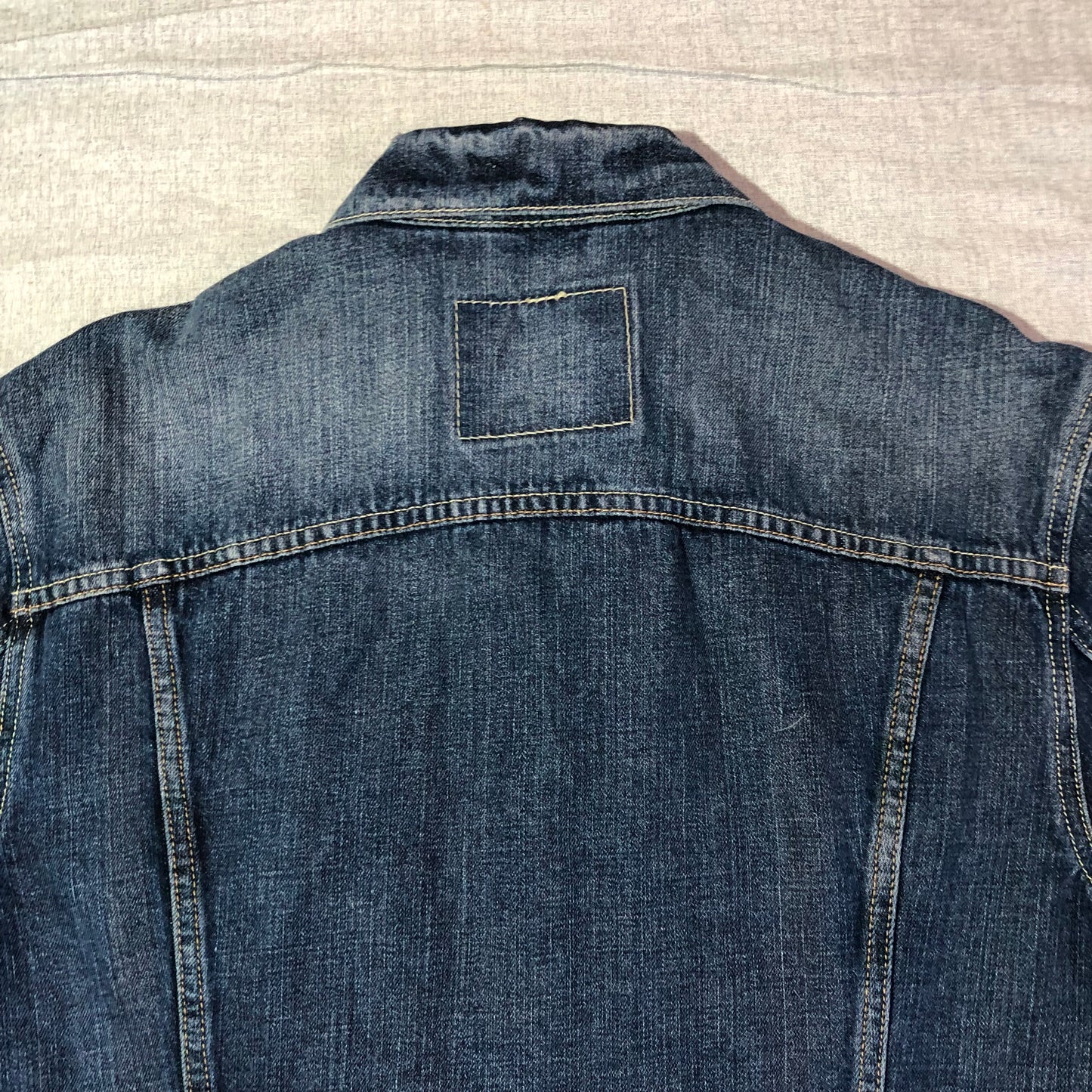 Levis Denim Jacket Mens Large Blue Jean Button Front Snap Cuff Distressed Collar