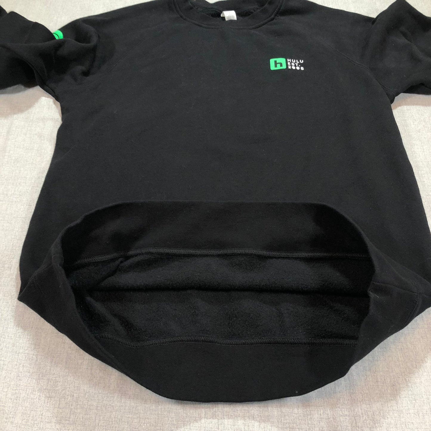 Hulu Sweatshirt Mens Large Black with Green Logo Est 2008 PREOWNED