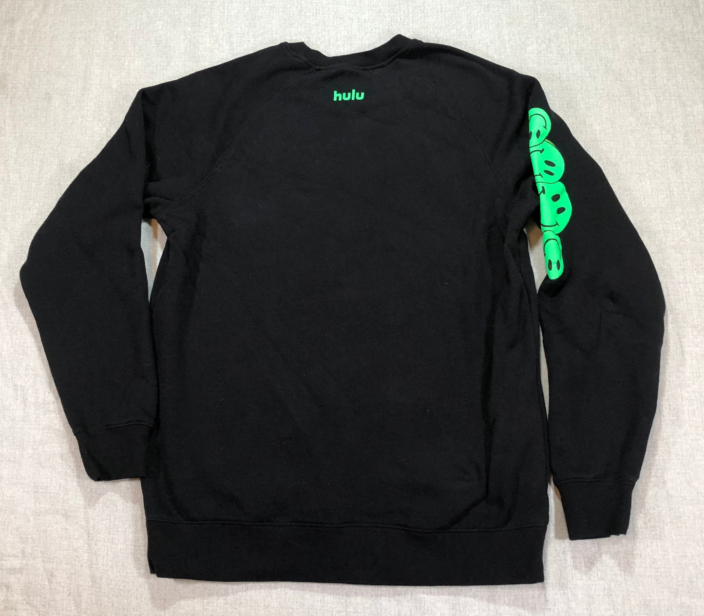 Hulu Sweatshirt Mens Large Black with Green Logo Est 2008 PREOWNED